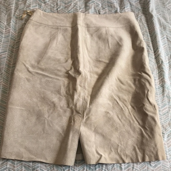Beige pencil skirt - Picture 2 of 2